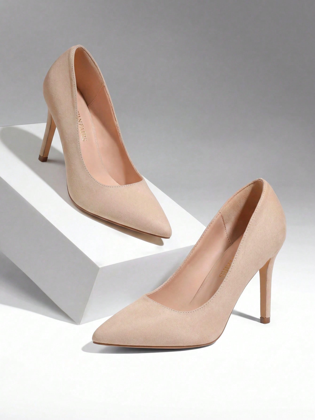Sapatos de salto alto estilo s - Court Heel Pointed avaliação e preço